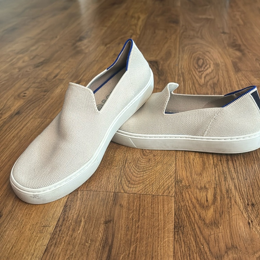 Really Great condition preowned Rothy’s sneakers